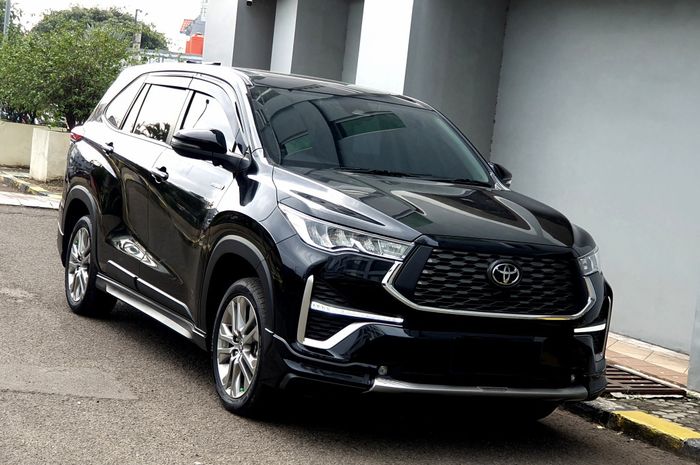 Innova Zenix — AAA Rental Medan